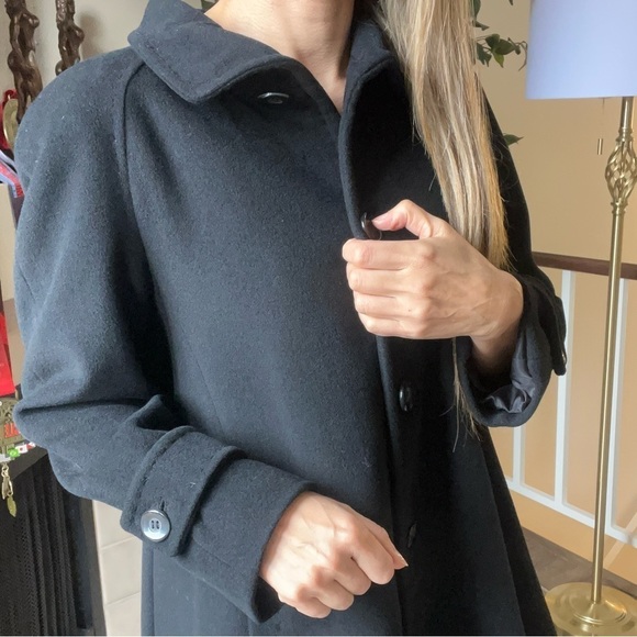 Ellen Tracy Women’s Black Wool Jacket 3 Button Up
Collared Long Sleeve Size M - Picture 6 of 15